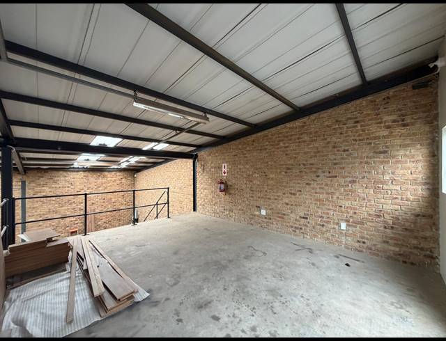 154M² WAREHOUSE TO LET IN CHLOORKOP
